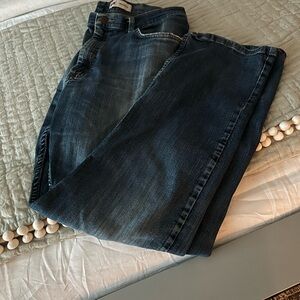 Wrangler relaxed fit ripped jeans